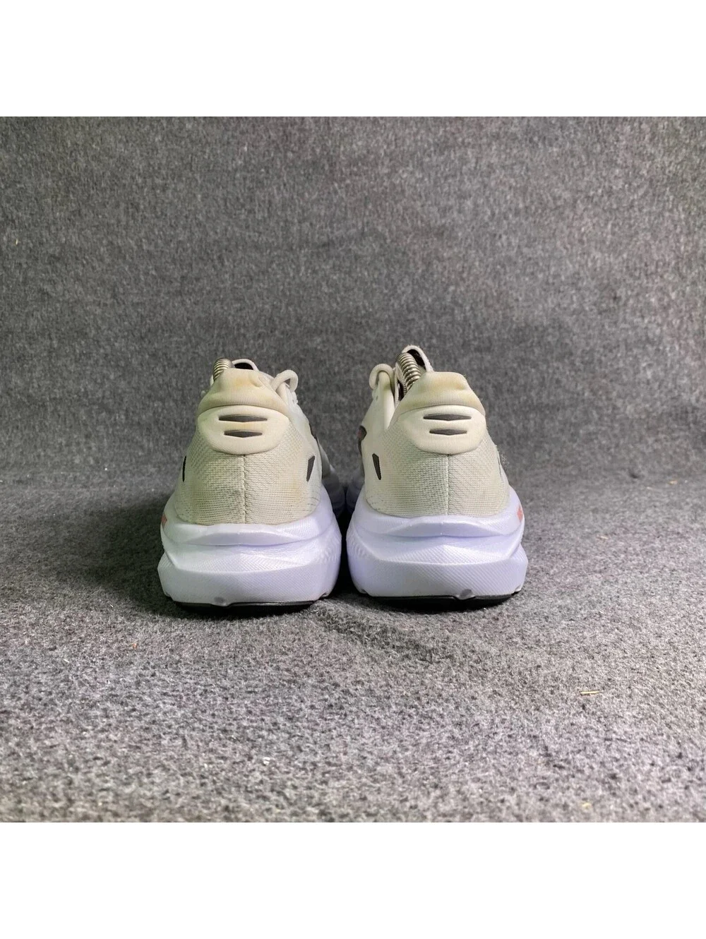 Brooks ghost 18
